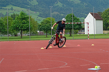 E-Mountainbike Kurventechnik
